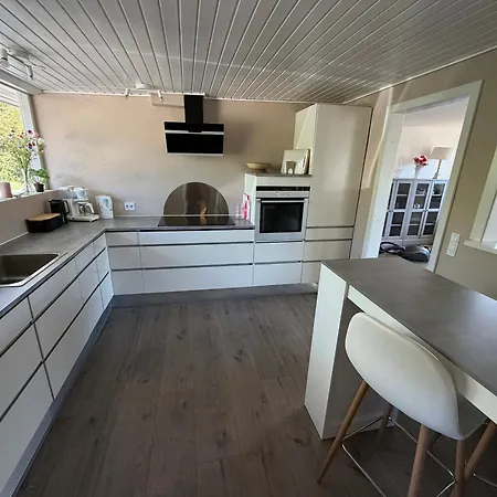 Feriehus Rummeligt Nær Kyst Og Millinge